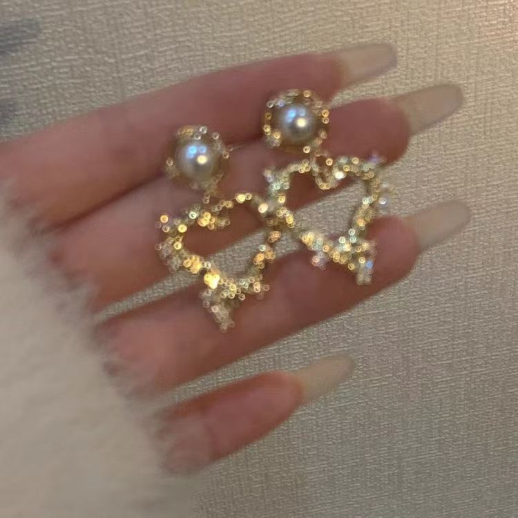 Cora Pearl Heart Studs 1