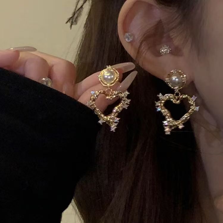 Cora Pearl Heart Studs 6