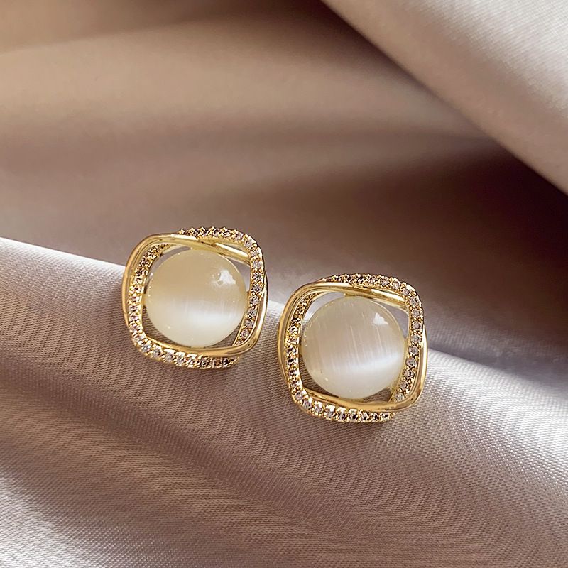 Aurelia Cat's Eye Pearl Earrings 2
