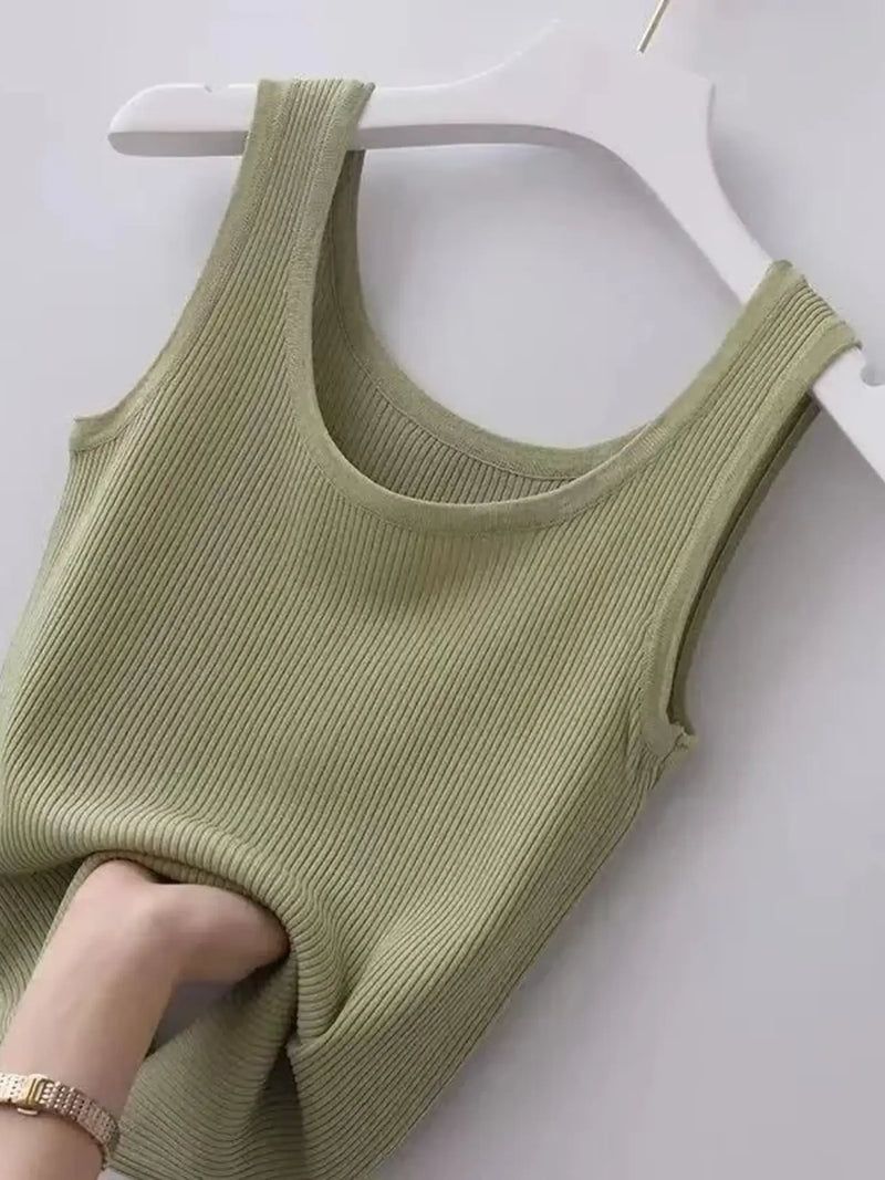 Plus Size Ribbed Knit Scoop Neck Tank Top 1