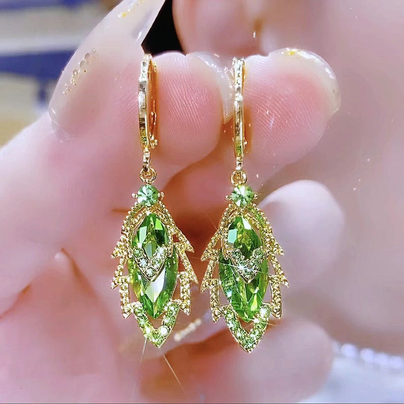 Maeve Leaf Pendant Necklace 1