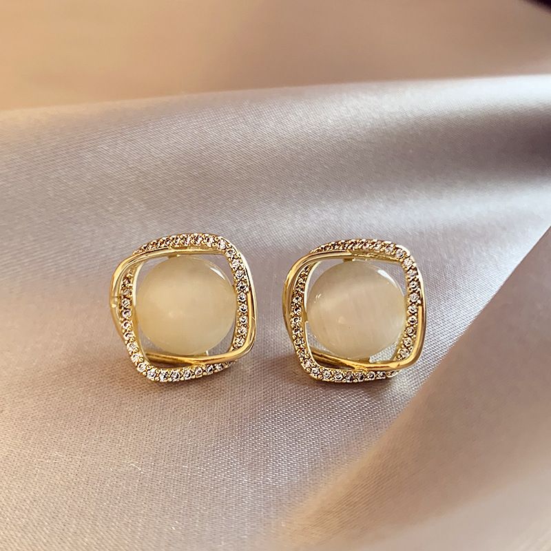 Aurelia Cat's Eye Pearl Earrings 3
