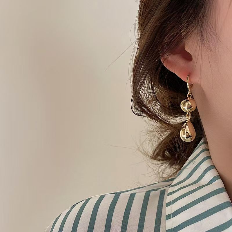 Selene Slim Hoop Earrings 1