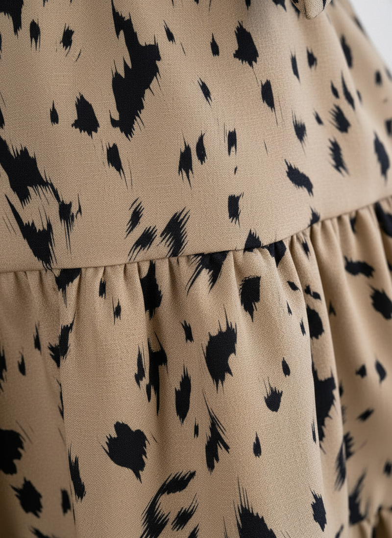 Briar Leopard Ruffle Swing Dress — detalle del tejido