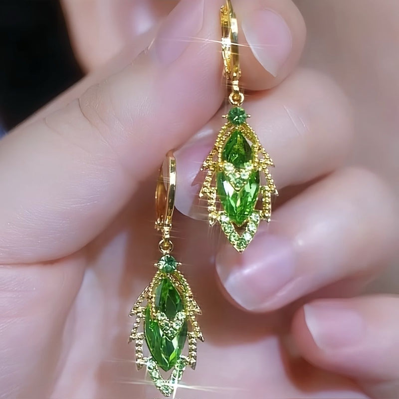 Maeve Leaf Pendant Necklace 3