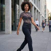 Top de Manga Corta de Malla Transparente con Estampado de Leopardo